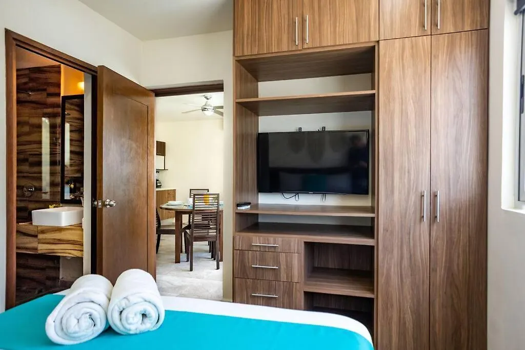 Deluxe Jr. 2 Rooms Suite, Dept. 101 Playa del Carmen Apartment